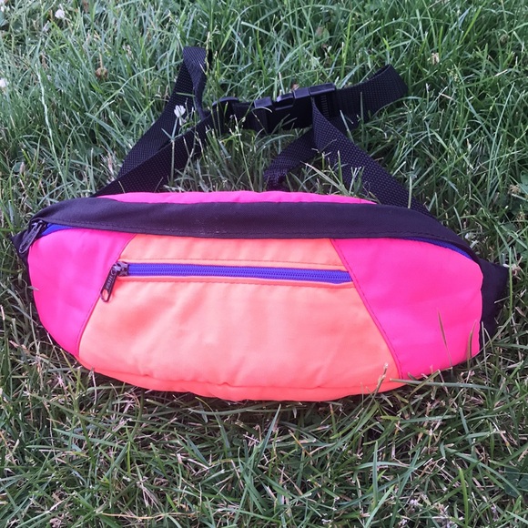 Tenba Handbags - Vintage Tenba Padded Belt Bag/Waistpack/Fannypack